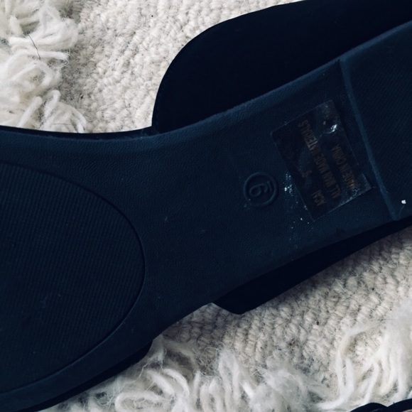 Triangle Toe Flats - Picture 3 of 3